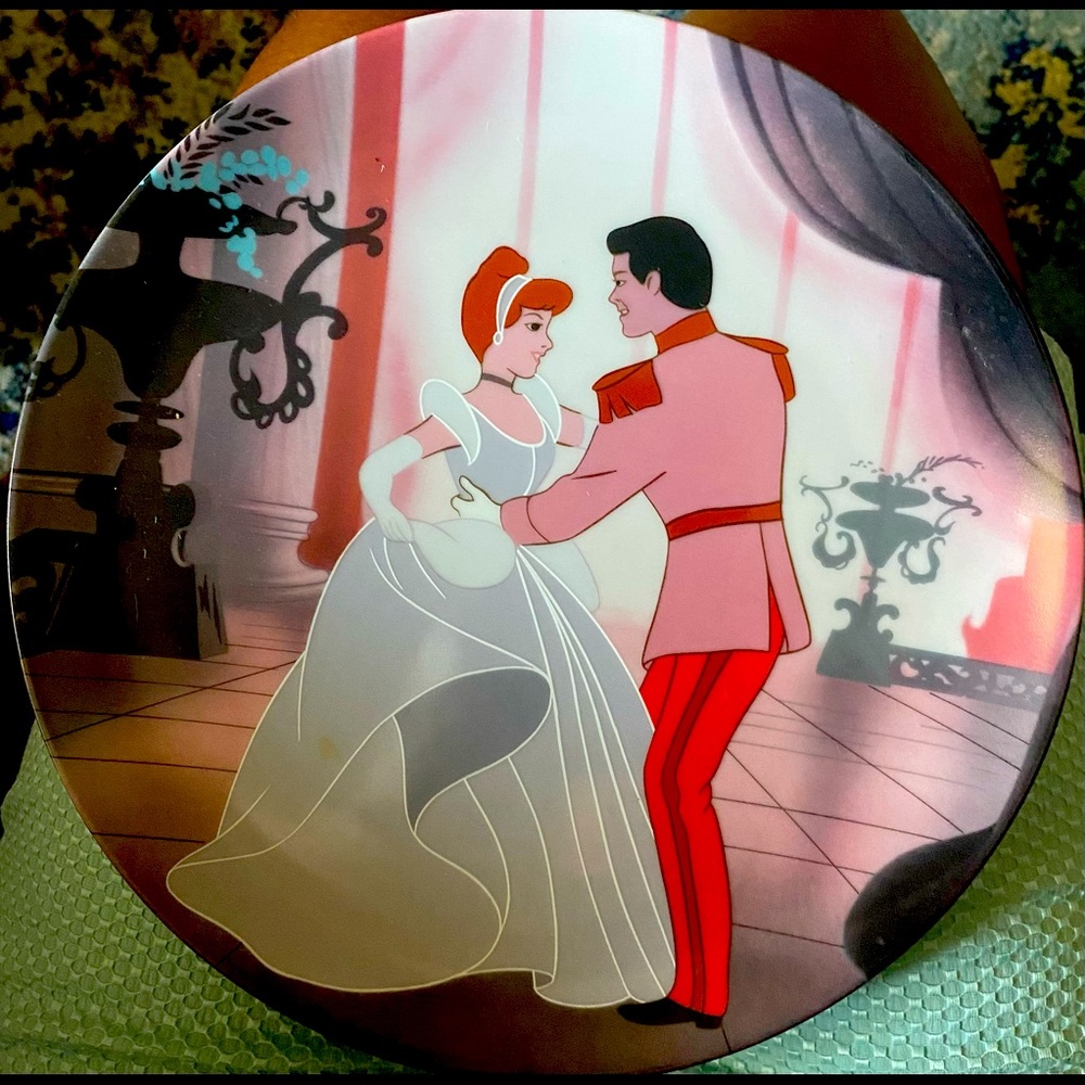 Disney Cinderella and Prince dancing plate and cup set